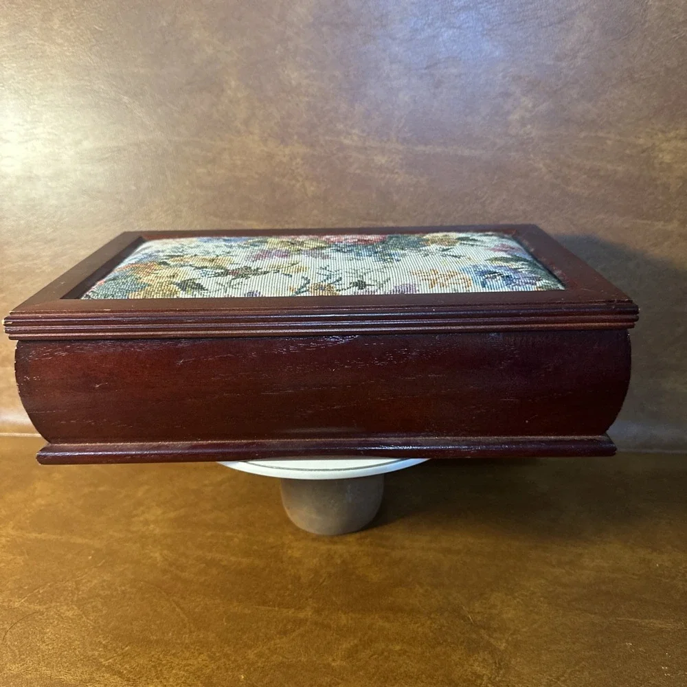 VTG-Wooden Jewelry Box w/ Inlaid Floral Tapestry and Removable Jewelry Tray